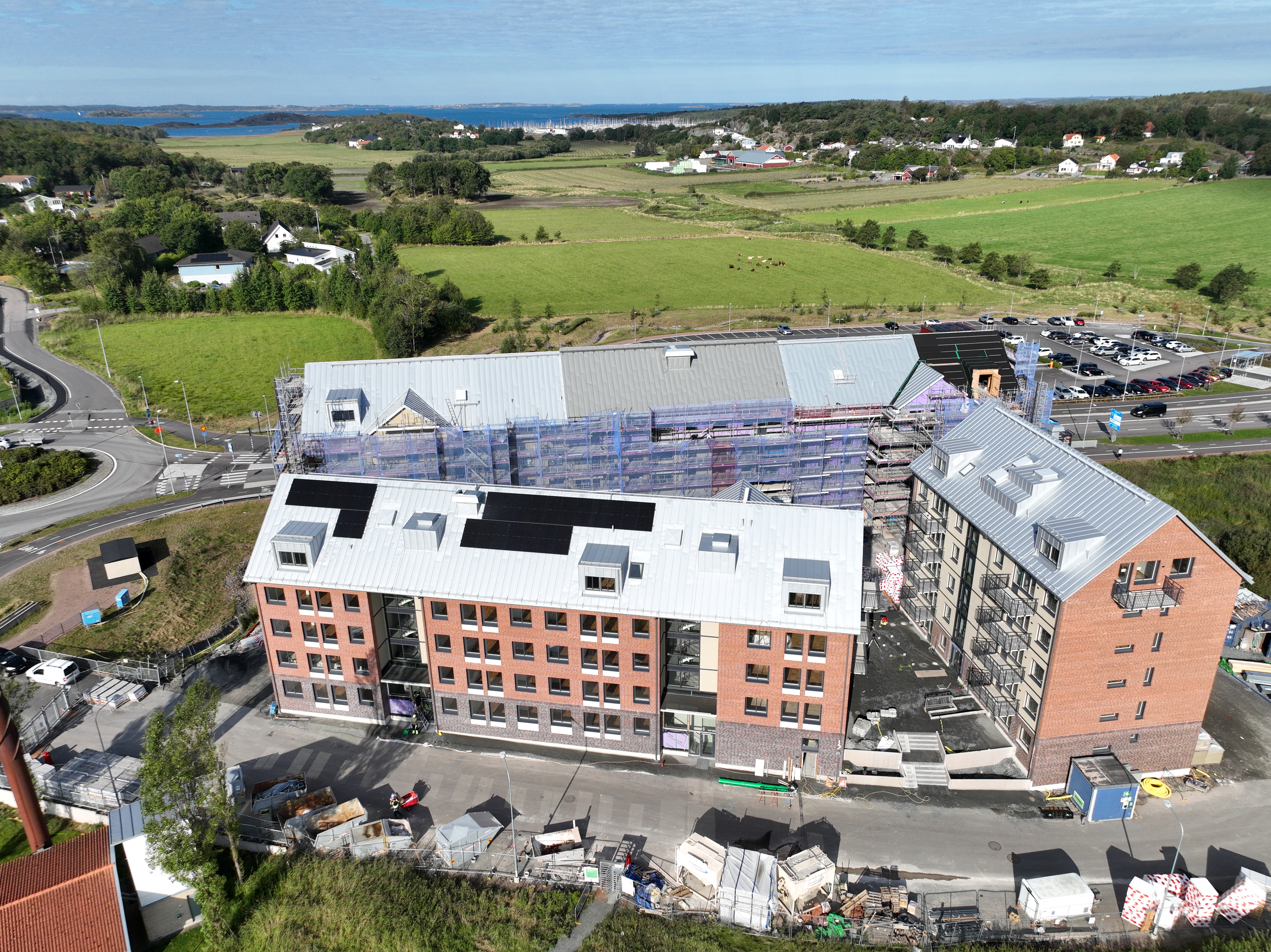 Drönarbild över Brf Kvisljungeby Ängar